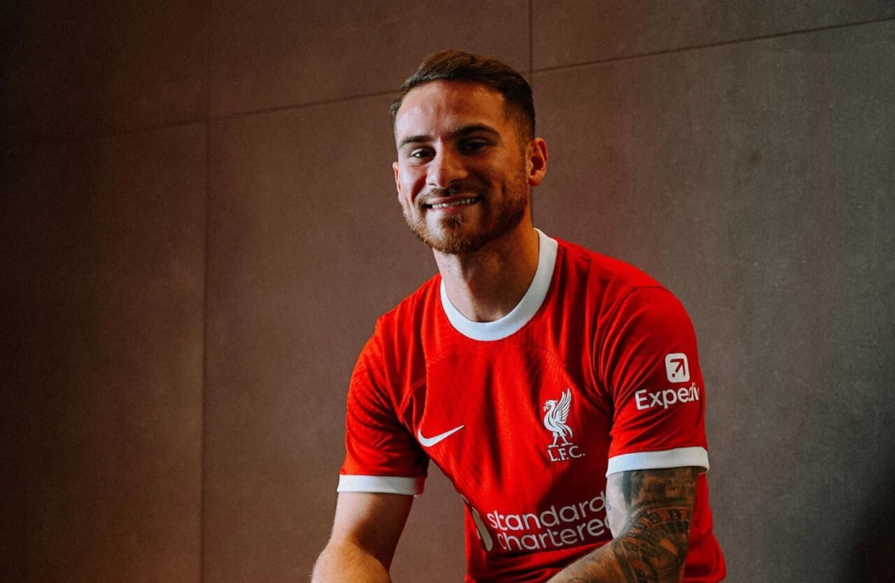 Liverpool 2023/24 local versión jugador