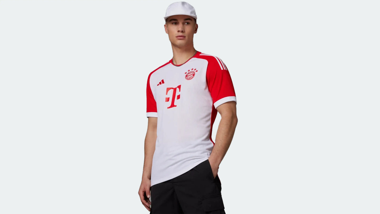 Bayern Munich 2023/24 local versión aficionado